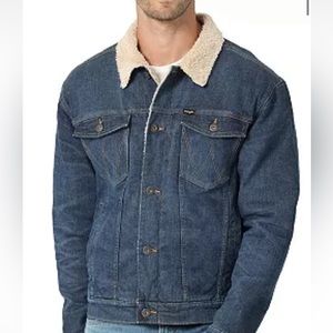 Men’s wrangler Sherpa lined denim jacket. New without tags